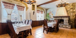 Семивраги: Отель Золотая семерка