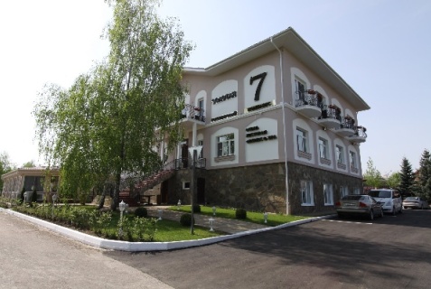 Семивраги: Отель Золотая семерка