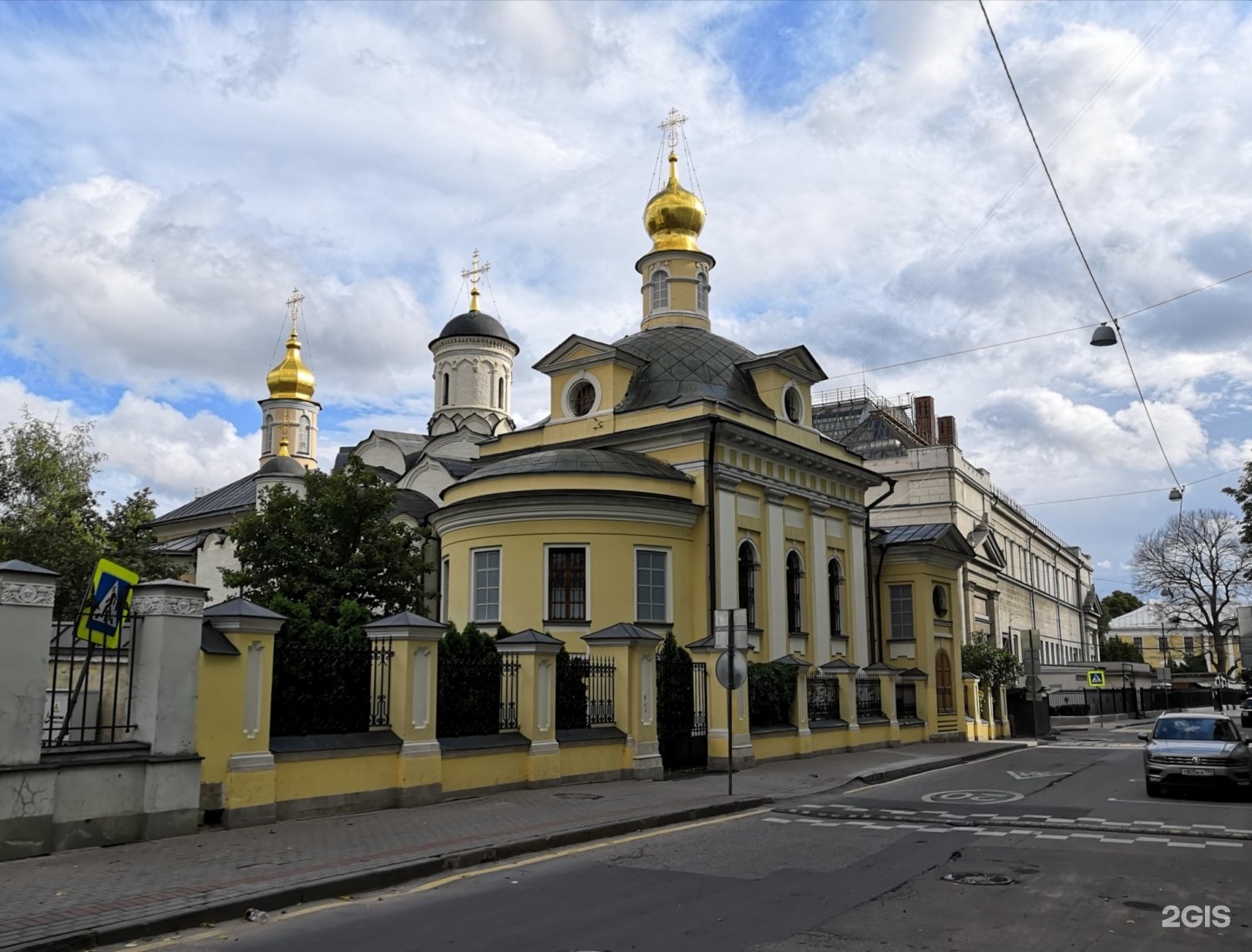 Церковь антипа. Храм священномученика Антипы. Храм Антипа Пергамский в Москве. Храм Антипы на Колымажном. Храм Антипы Пергамского на Колымажном.