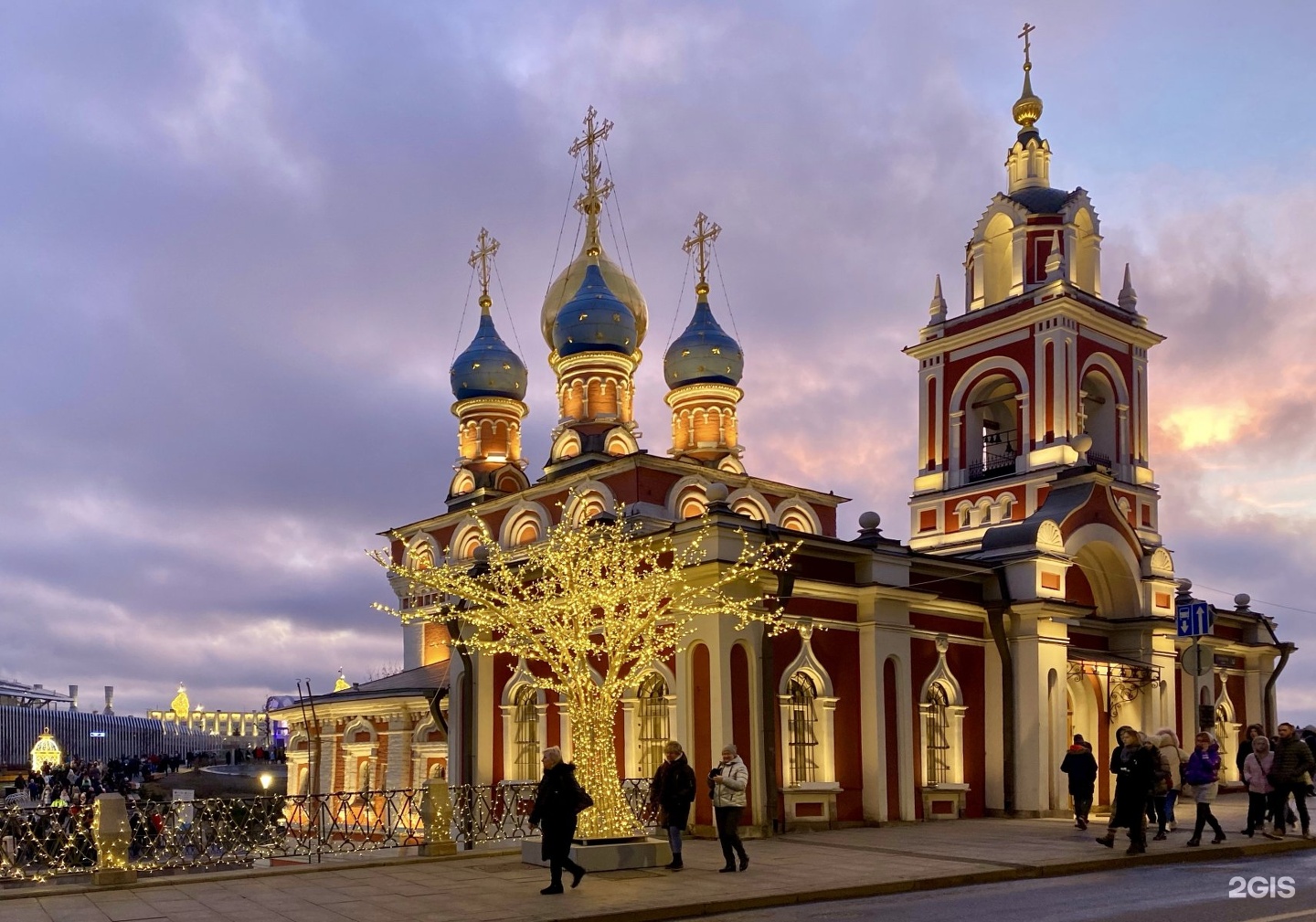 Москва улица варварка 6. Храм Георгия Победоносца на Варварке. Церковь Георгия Победоносца на Псковской Горке Москва. Варварка 12 храм. В Москве храм Георгия Победоносца Елохово.