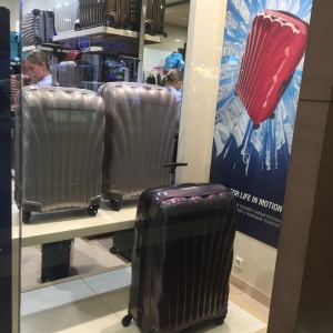 Фото от владельца Samsonite, сеть салонов багажа