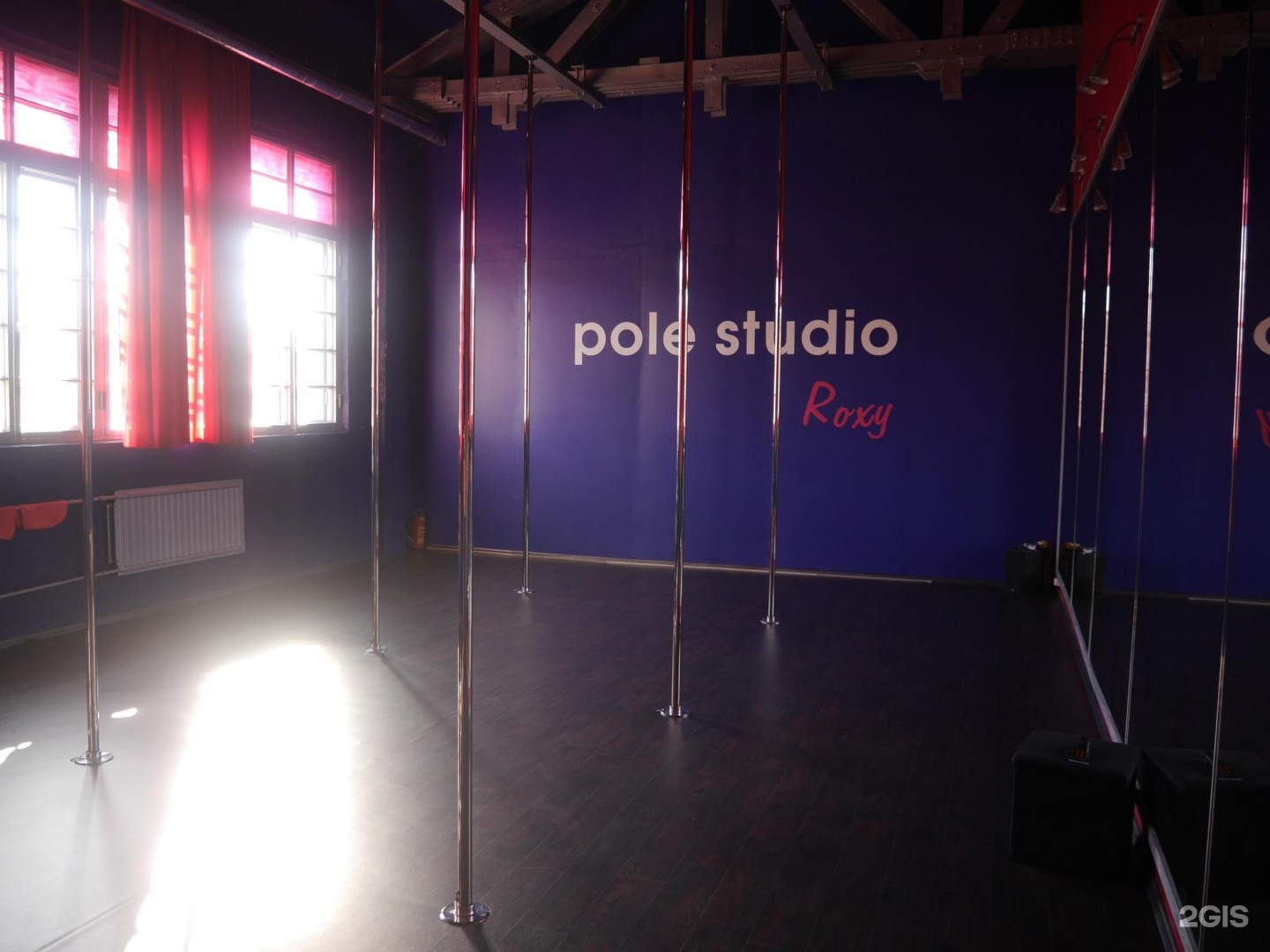 Pole студия. Smart Pole студия на Семеновской. Школа танцев POLEFAVOR Санкт Петербург. Пилон СПБ компания. Smart Pole студия на Семеновской отзывы.