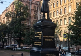 Коттедж Окна в Санкт-Петербурге