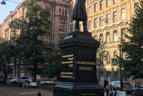 Санкт-Петербург: Коттедж Окна