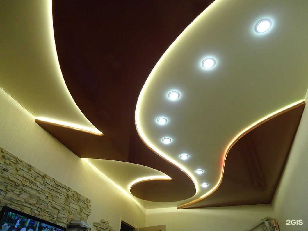 уровневый потолок с подсветкой