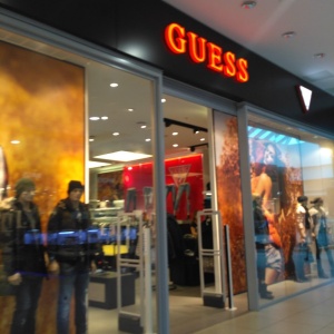 Фото от владельца Guess, брендовый бутик