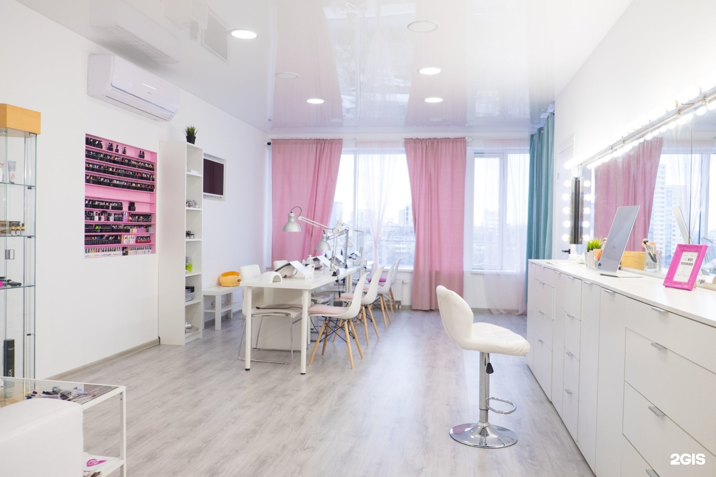 Бьюти лаб. Mishka Beauty Lab Екатеринбург. Beauty Lab салон красоты Екатеринбург. Студия лаборатория. Фотостудия лаборатория Екатеринбург.