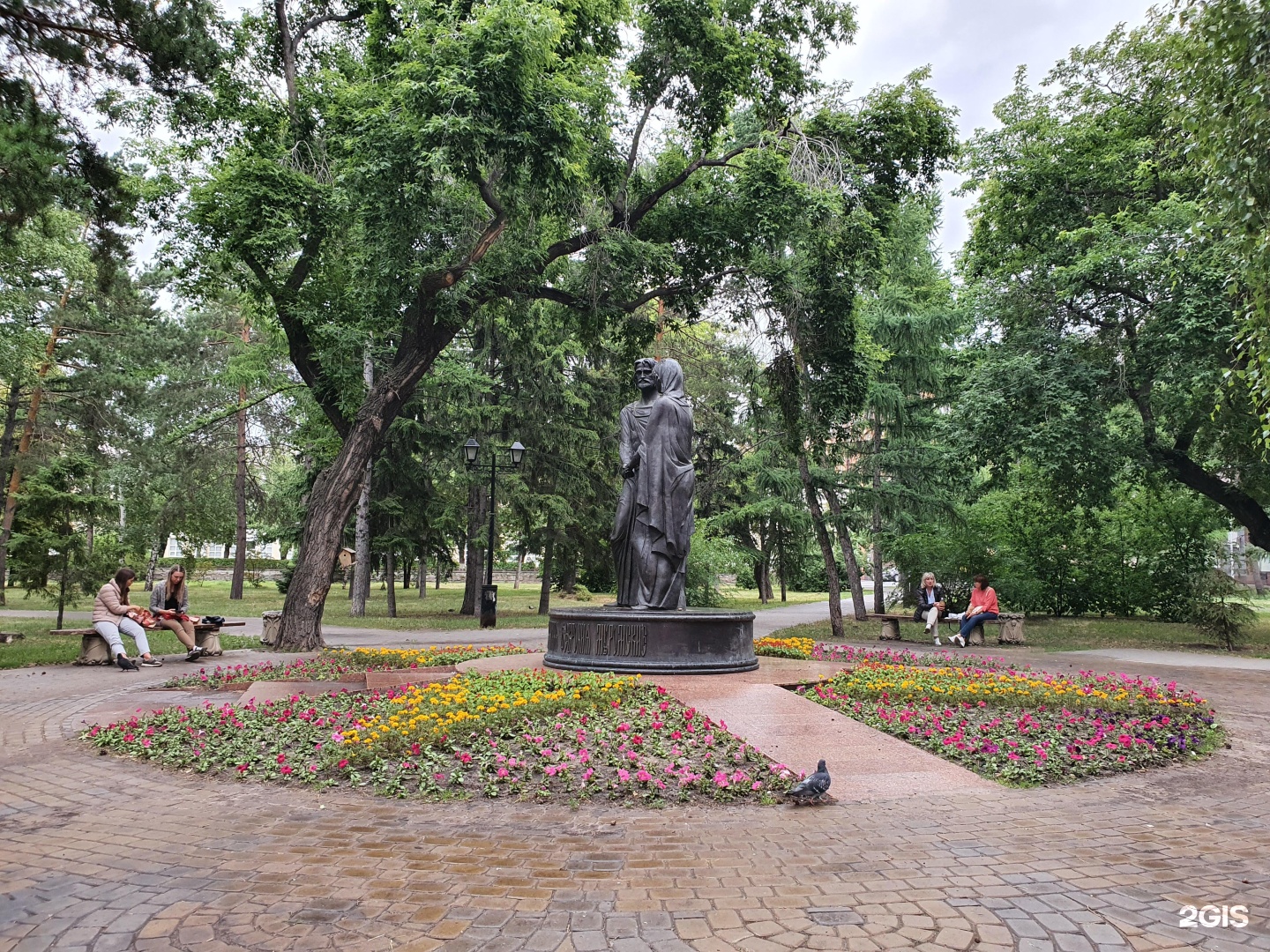 театральная площадь в омске