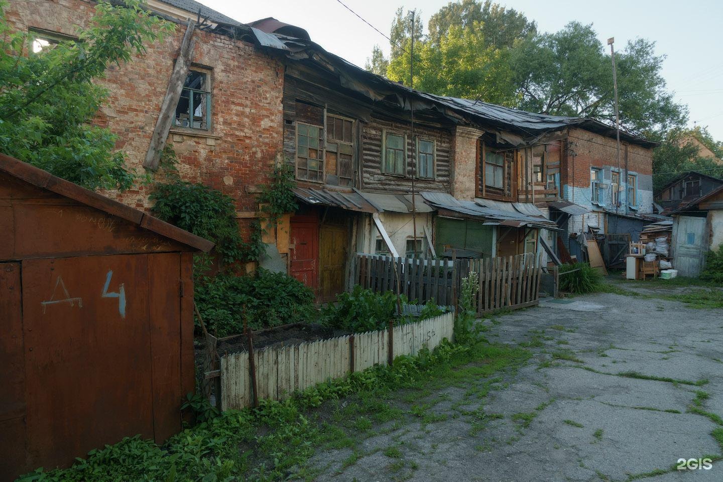 Дворы тулы. Денисовский переулок Тула. Каретный двор Тула Денисовский переулок.