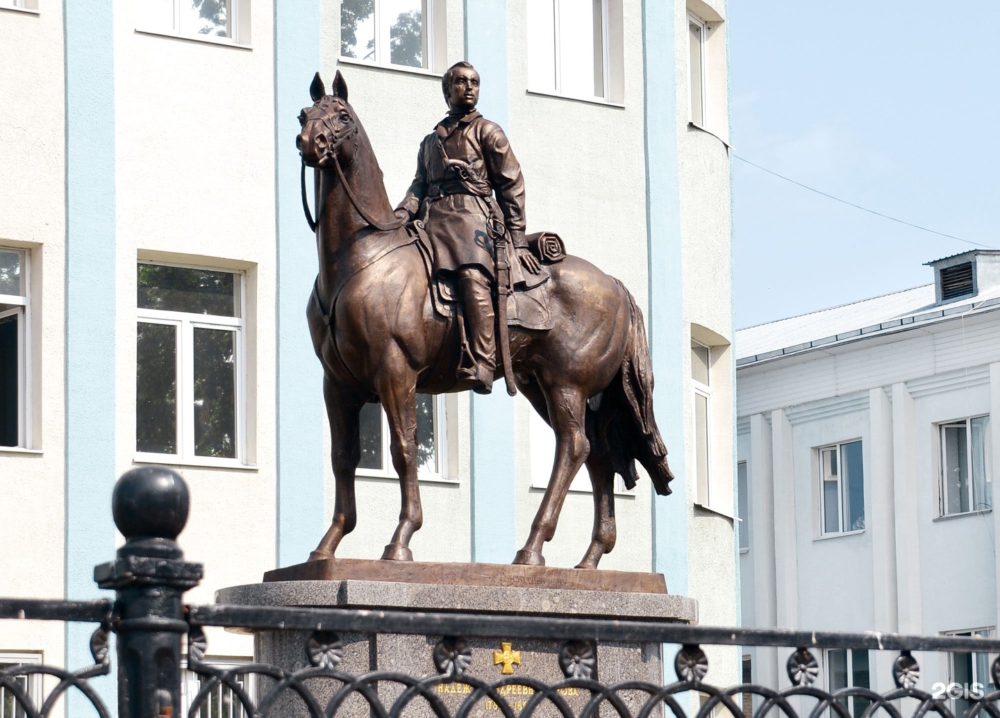 Памятник надежды Дуровой в Сарапуле