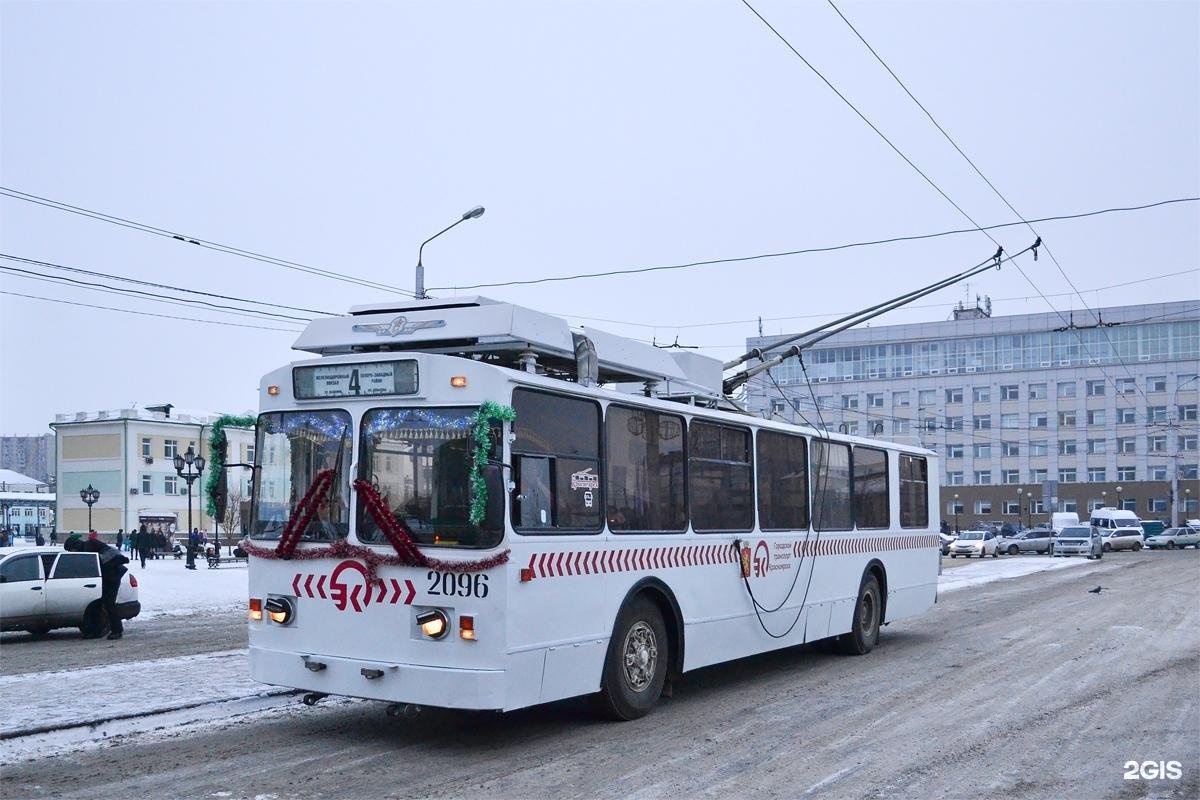 Маршрут 4 красноярск. ЗИУ-682 кр Иваново Красноярск. Троллейбус Красноярск Ветлужанка. Троллейбус 4 Красноярск. Троллейбус ЗИУ Красноярск.