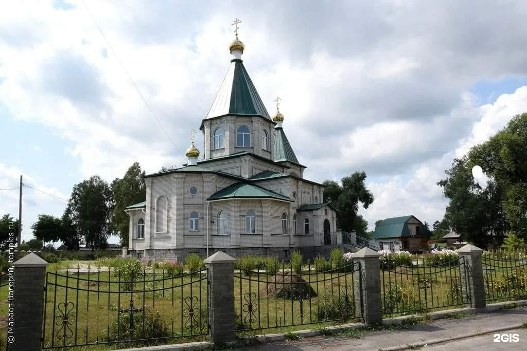 Село троицкое алтайский. Алтайский край Троицкий район село Троицкое. Троицкое храм Святой Троицы. Алтайский край Троицкий район Троицк храм. Село белое Алтайский край Троицкий район.