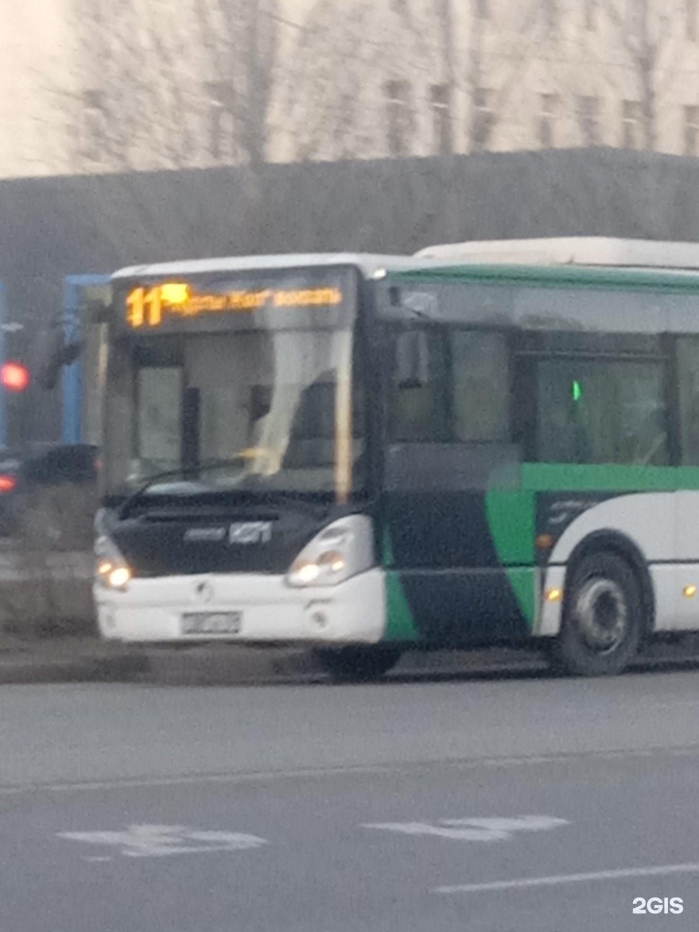 Автобус 11