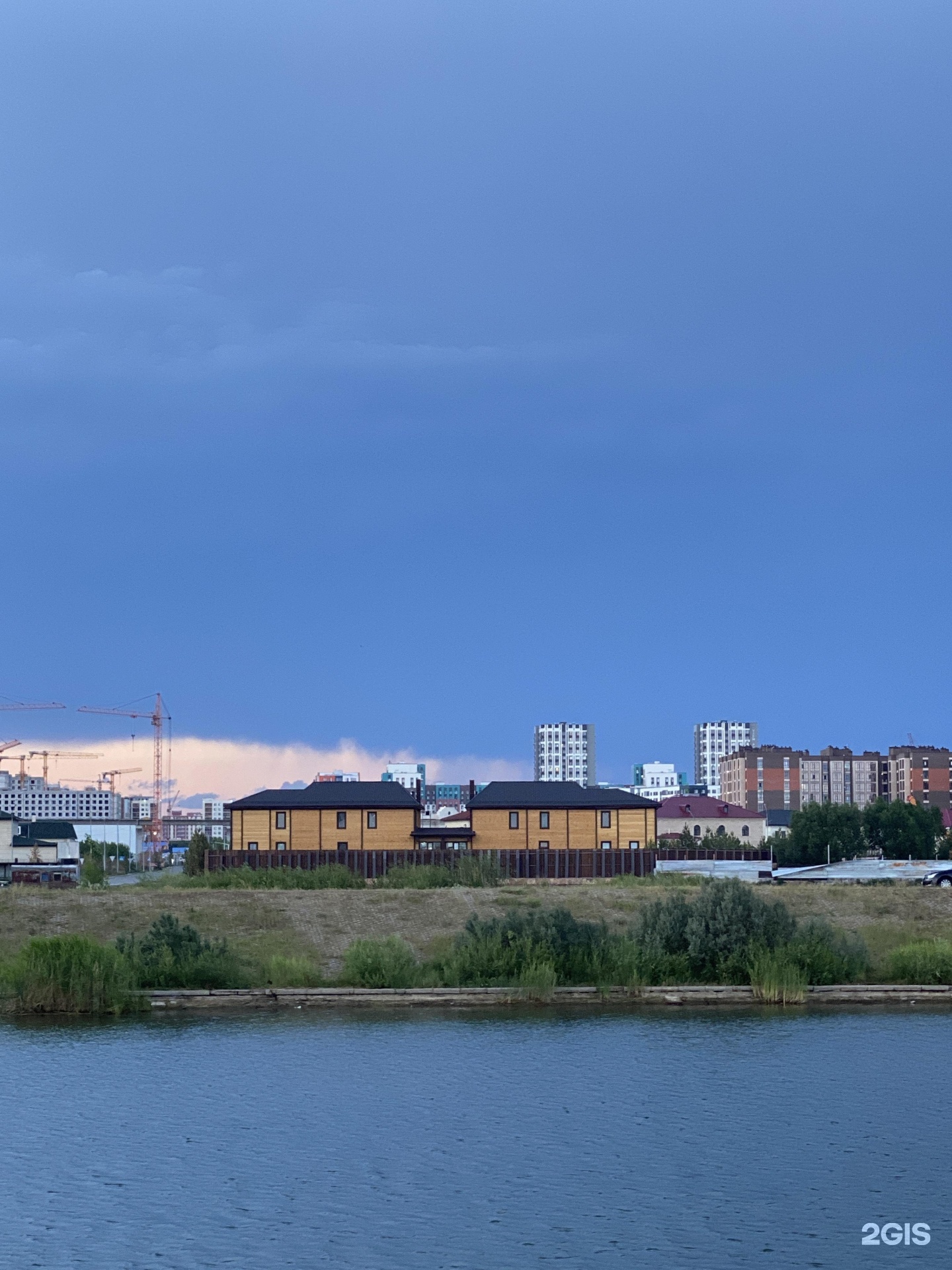 У Реки