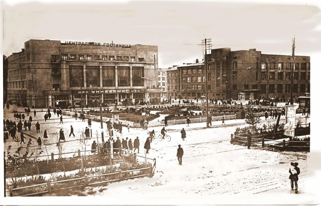 Год основания новосибирска. Новониколаевск площадь Ленина. Площадь Ленина Новосибирск 1941. Новосибирск площадь Ленина 1910. Площадь Ленина Новосибирск 1945.