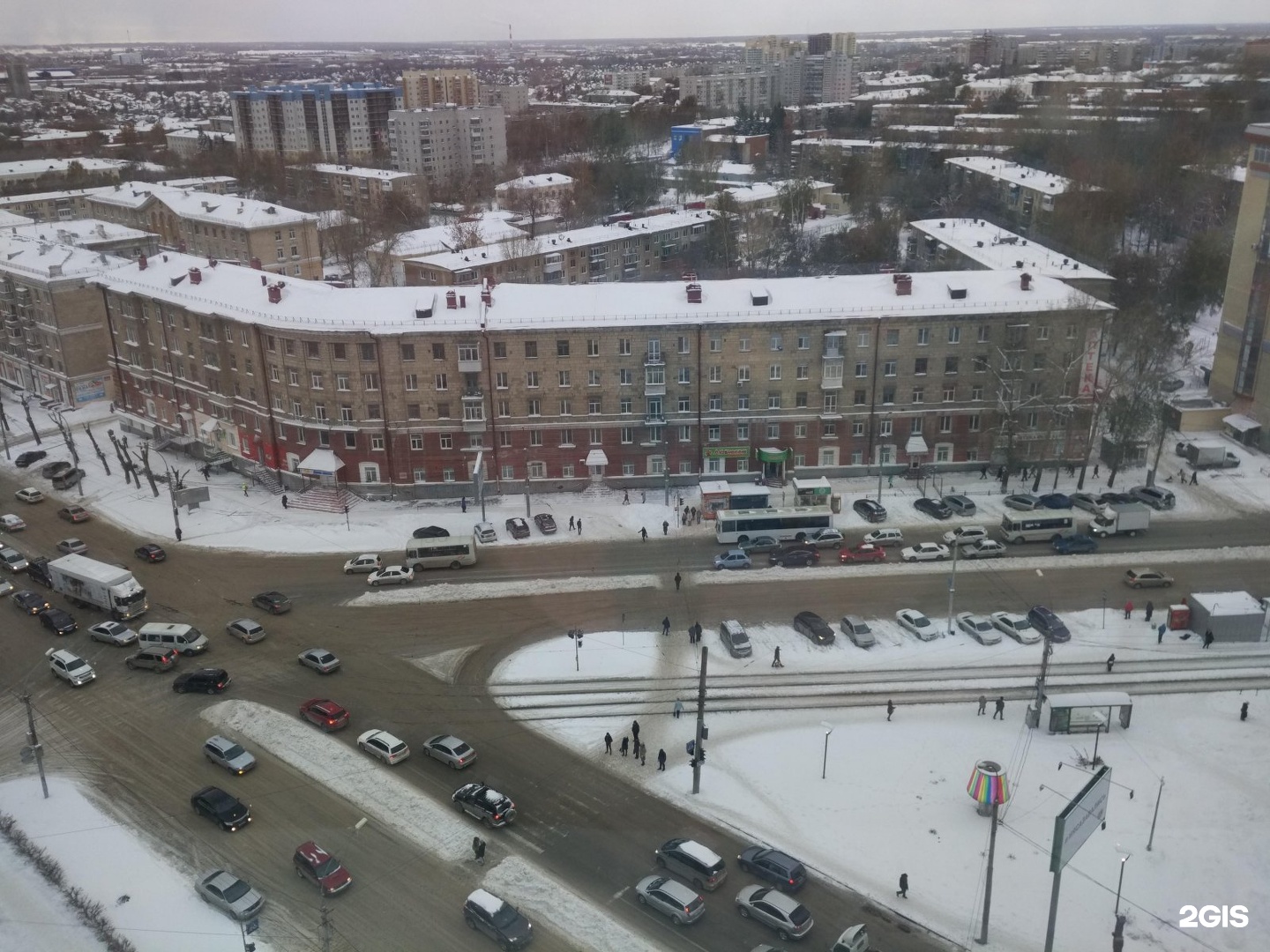 площадь сибиряков гвардейцев новосибирск