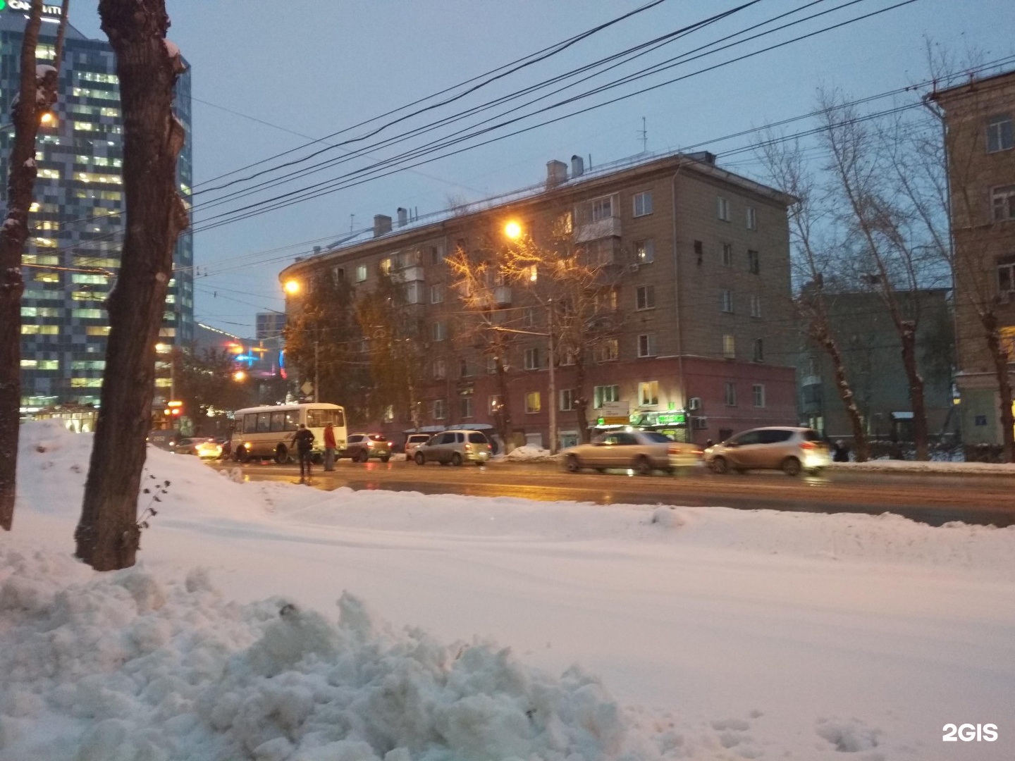 площадь сибиряков гвардейцев новосибирск