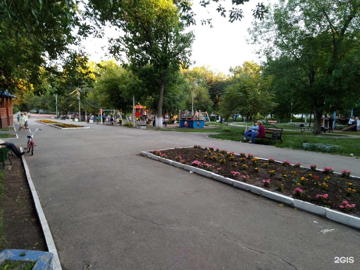 Парк щорса самара. Сквер Щорса Самара. Парк им Щорса в Луганске. Площадка Самара парк Щорса.