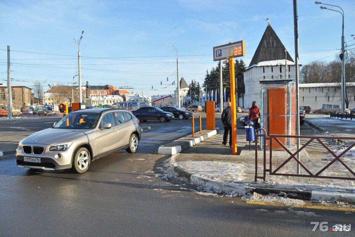 Парковки ярославль. Ярославль стоянка. Платная парковка Ярославль. Общедоступные парковки. Автопарковка на Ярославле главном.