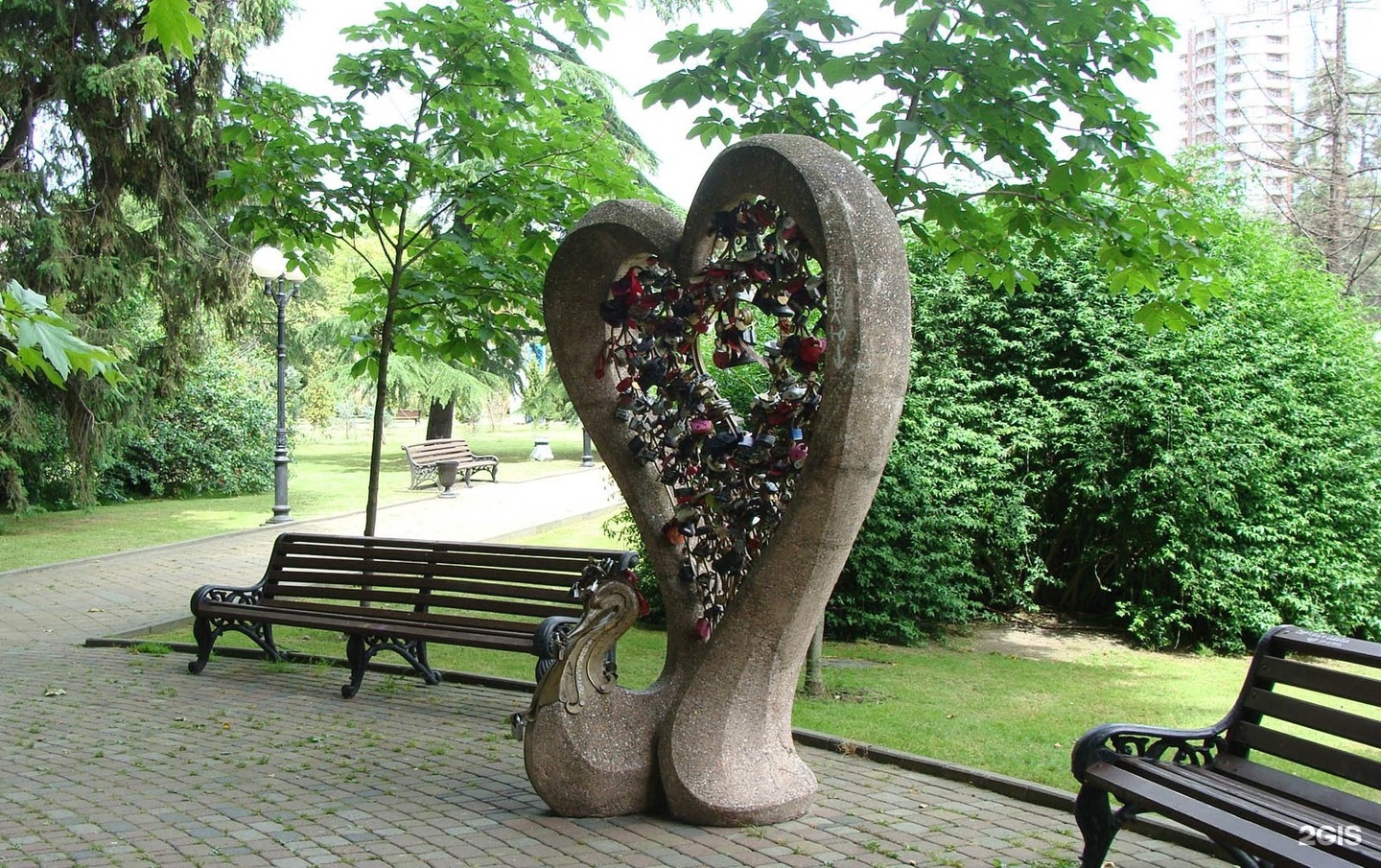 Скульптура Павлин Сочи