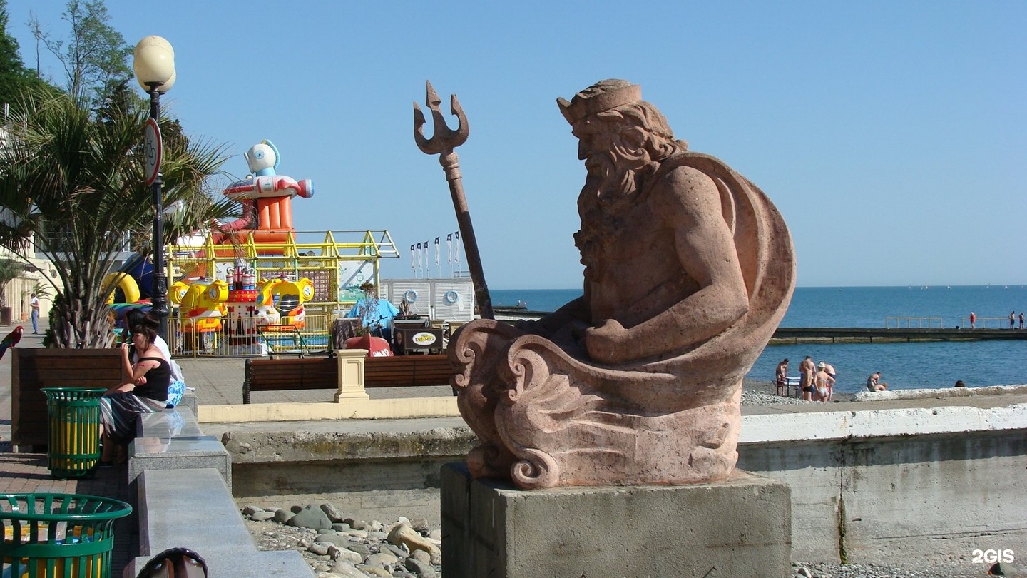 Скульптура Нептуна в Сочи