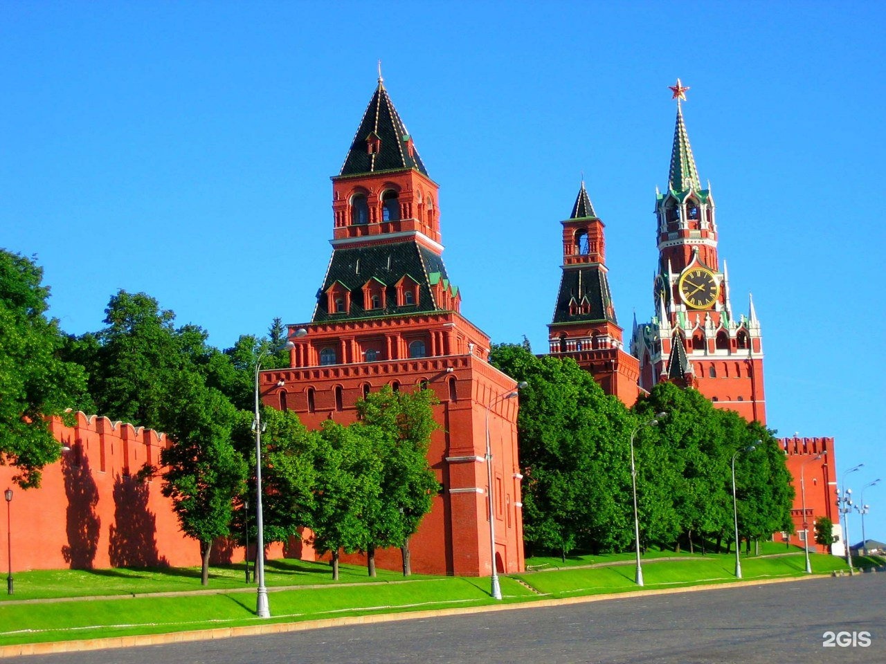 башни красной площади в москве названия