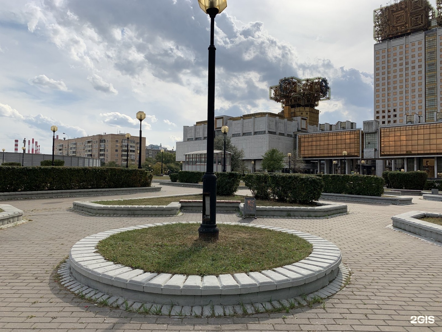 Площадь Гагарина достопримечательности