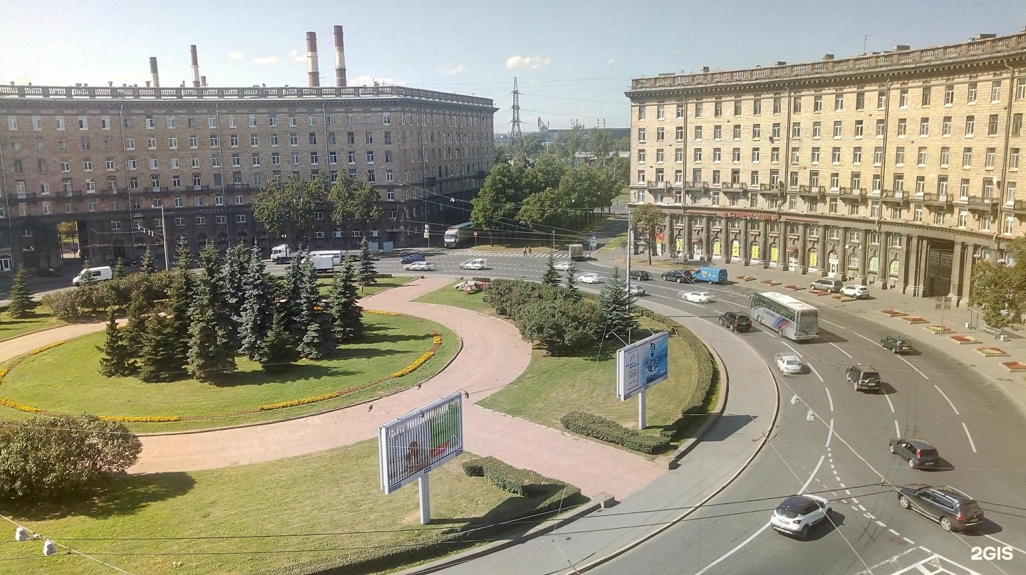 Комсомолы в санкт петербурге. Комсомольская площадь Санкт-Петербург. Комсомольская площадь Питер. Комсомольская площадь Автово. Комсомольский сквер Санкт-Петербург.