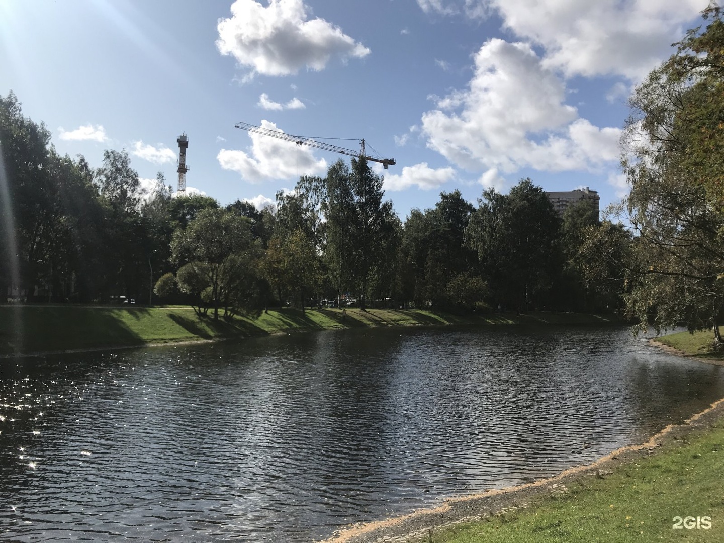 Водоемы спб. Серебряный пруд Санкт-Петербург. Парк серебряный пруд Санкт-Петербург. Сад серебряный пруд СПБ. Серебряный пруд Балашиха.