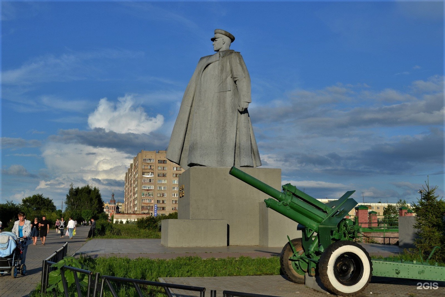Памятник маршалу Коневу Киров