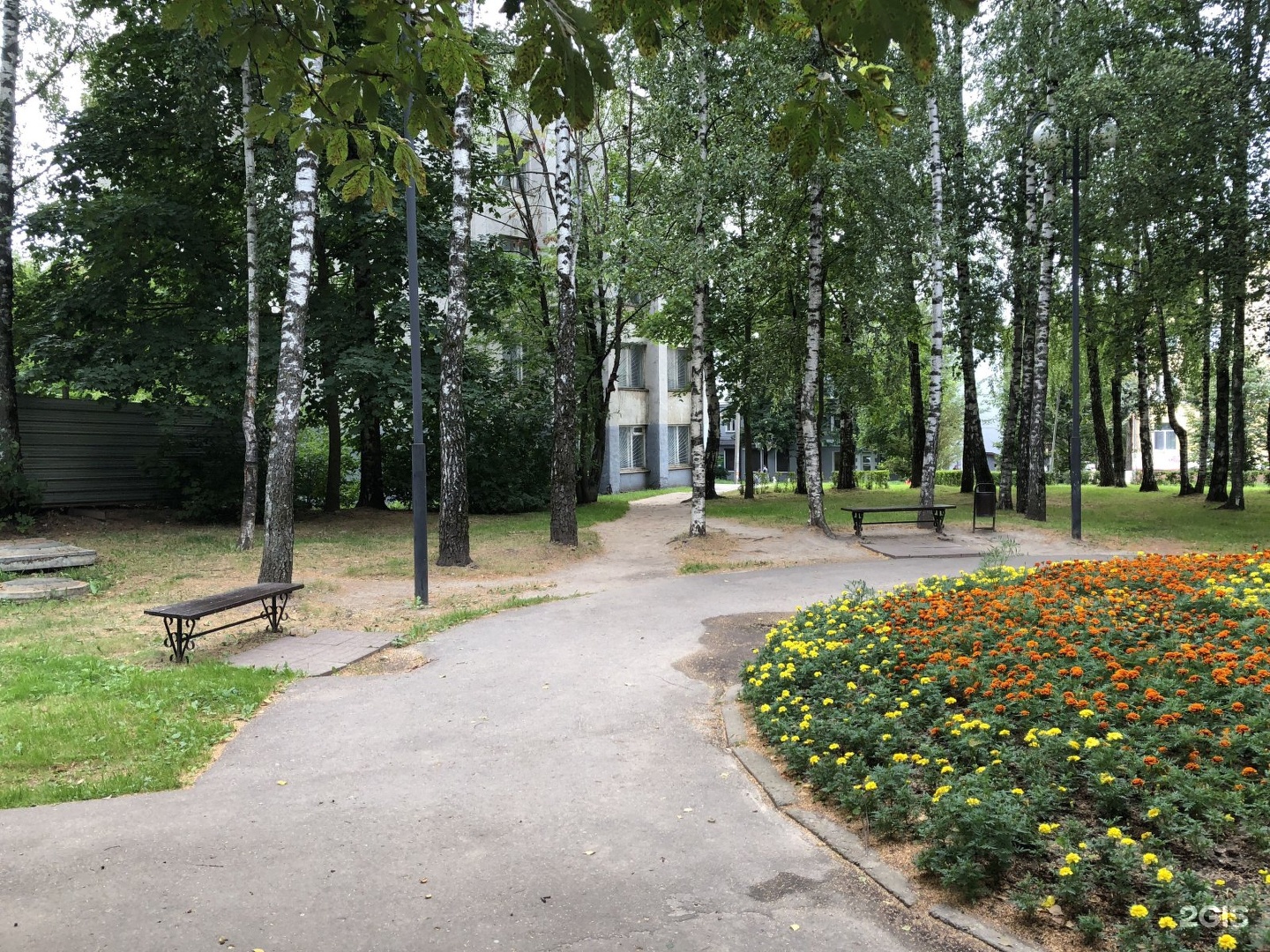 В смоленском сквере