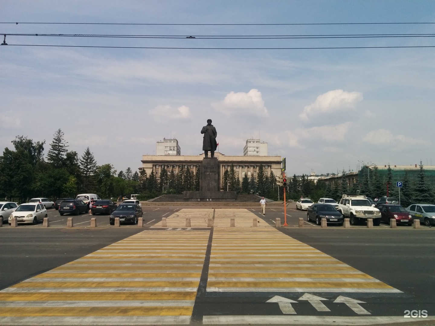 Красноярск 90. Парк революции Красноярск. Площадь революции Красноярск большой или нет.