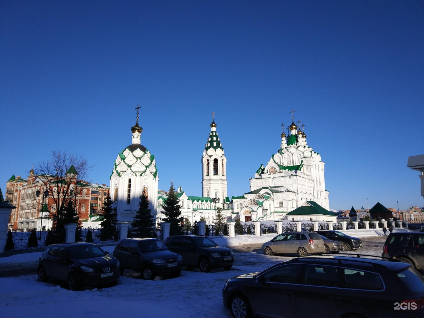 Храм пресвятой троицы тобольск. Церковь Пресвятой Троицы Йошкар-Ола. Церковь Пресвятой Троицы в Йошкар-Оле. Вознесенская 53 Йошкар Ола. Церковь Пресвятой Троицы Бавлы.