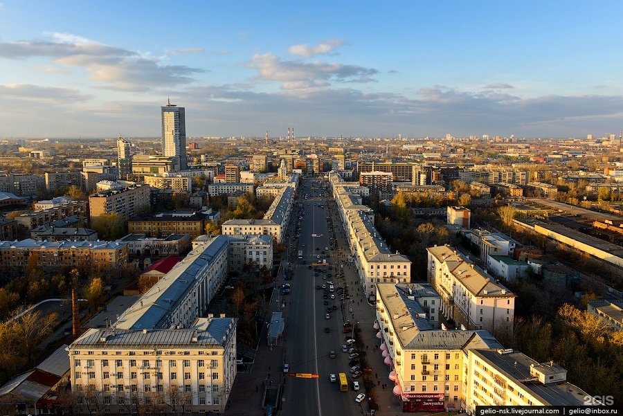 Улица свердлова. Gelio NSK Екатеринбург. Улица Свердлова Москва. Панорама ул Свердлова Екатеринбург. Улицы города с высоты.