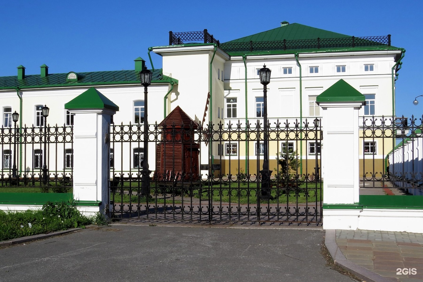 Аптека тобольск. Тобольская духовная семинария. Тобольск Ремезова. Город Тобольск духовная семинария. Тобольская духовная семинария фото.