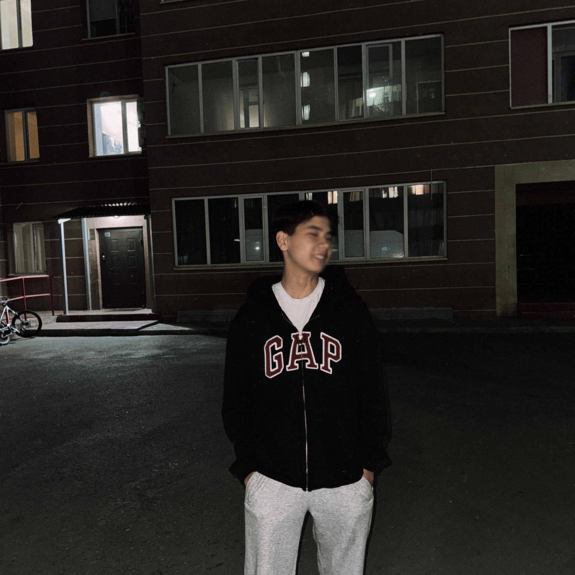 Гобозов пен Алиана жыныстық қатынасқа түседі Dom2 видеосы