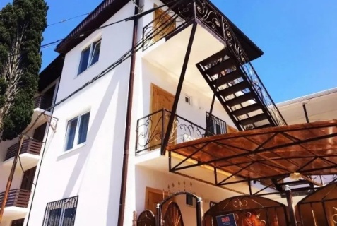 Гагра: Мини-отель Апра