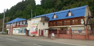 Листвянка: Отель Алания