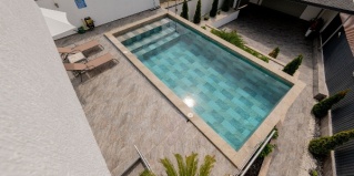 Лоо: Отель White House