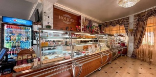Лазаревское: Отель Holiday