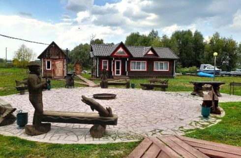 с. Сибирка: Турбаза Щукарь