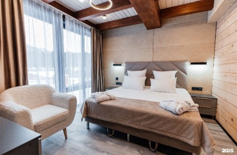 с. Манжерок: Отель Лес