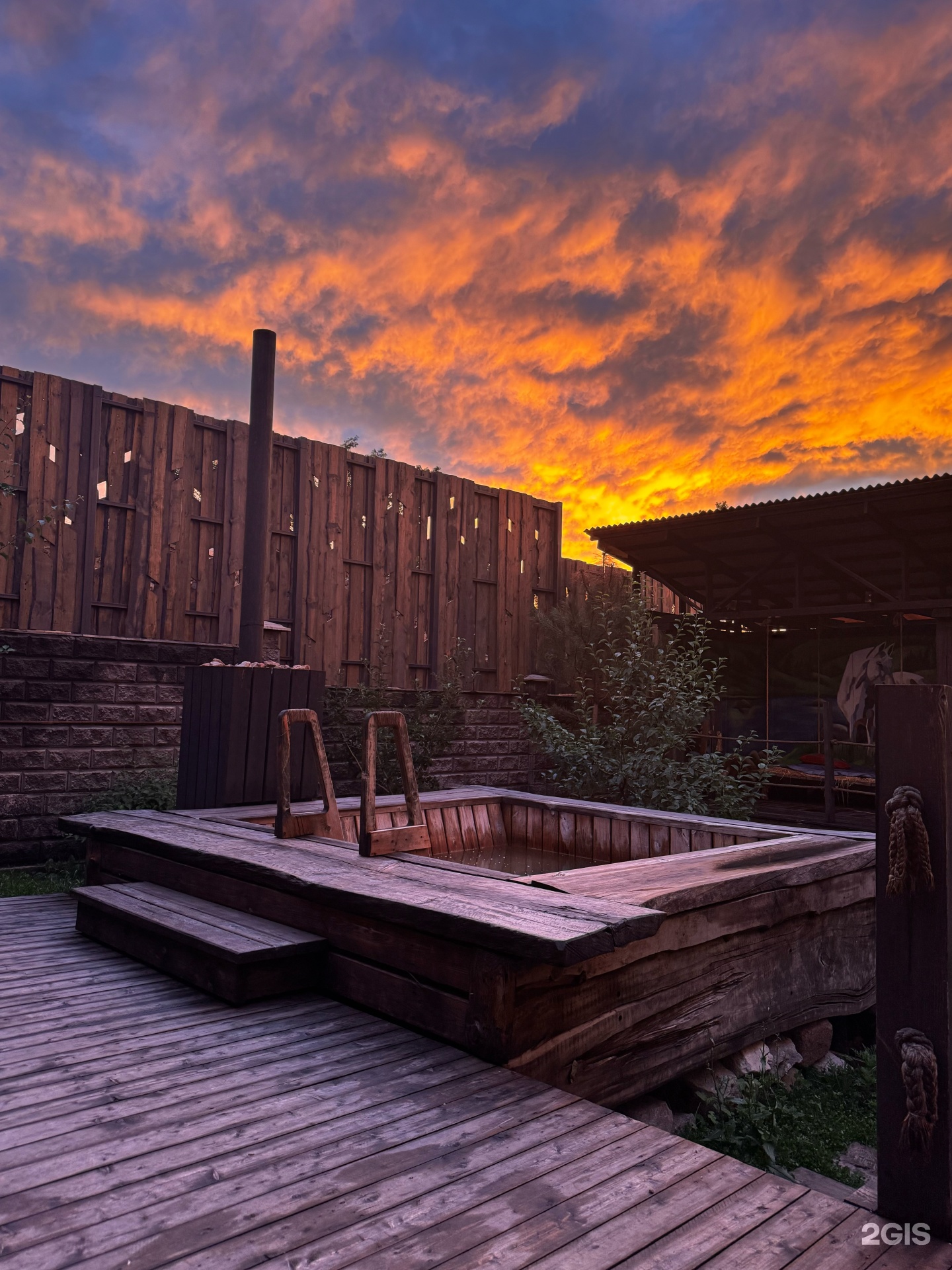 Top Hill Resort