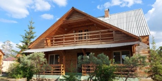 Хужир: Гостевой дом Ёлочка