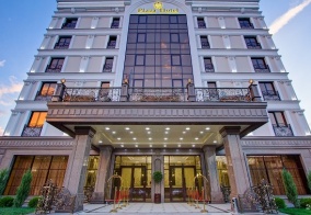 Отель Plaza Hotel Almaty в Алматы