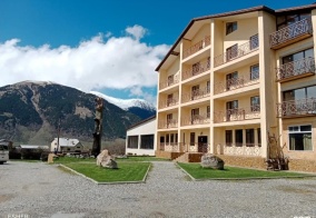 Отель Yeti House в Теберде