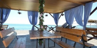 Лдзаа: Курортный отель Три тополя