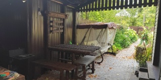 Октябрьский: Коттедж Гостевой дом в лесу у залива