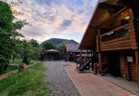 Турбаза Grand house на плато Лаго-Наки